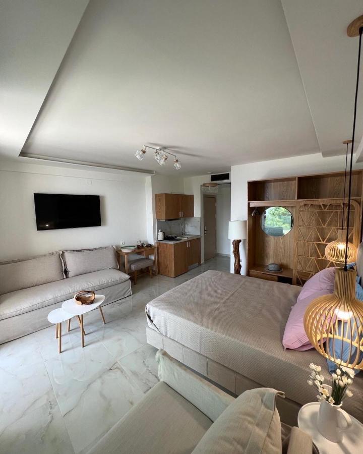 Wide Blue Luxury Boutique Suites Neos Marmaras Bagian luar foto