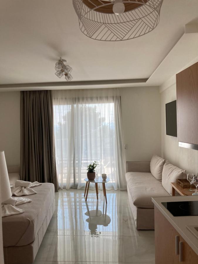 Wide Blue Luxury Boutique Suites Neos Marmaras Bagian luar foto