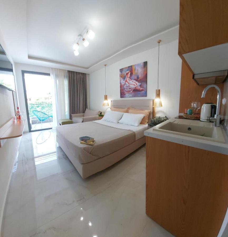 Wide Blue Luxury Boutique Suites Neos Marmaras Bagian luar foto