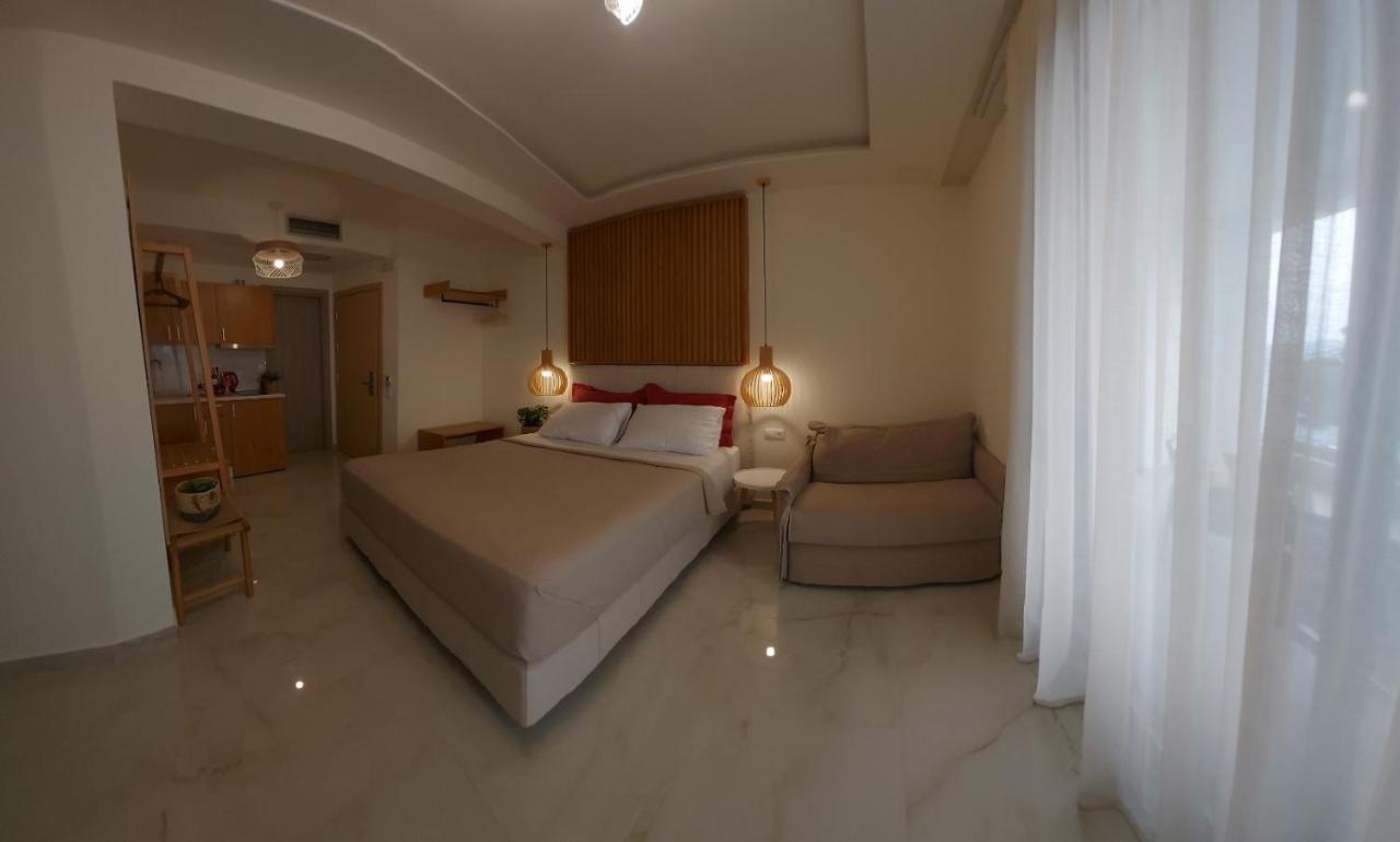 Wide Blue Luxury Boutique Suites Neos Marmaras Bagian luar foto