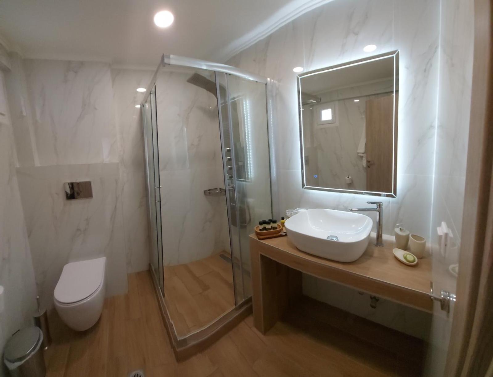 Wide Blue Luxury Boutique Suites Neos Marmaras Bagian luar foto