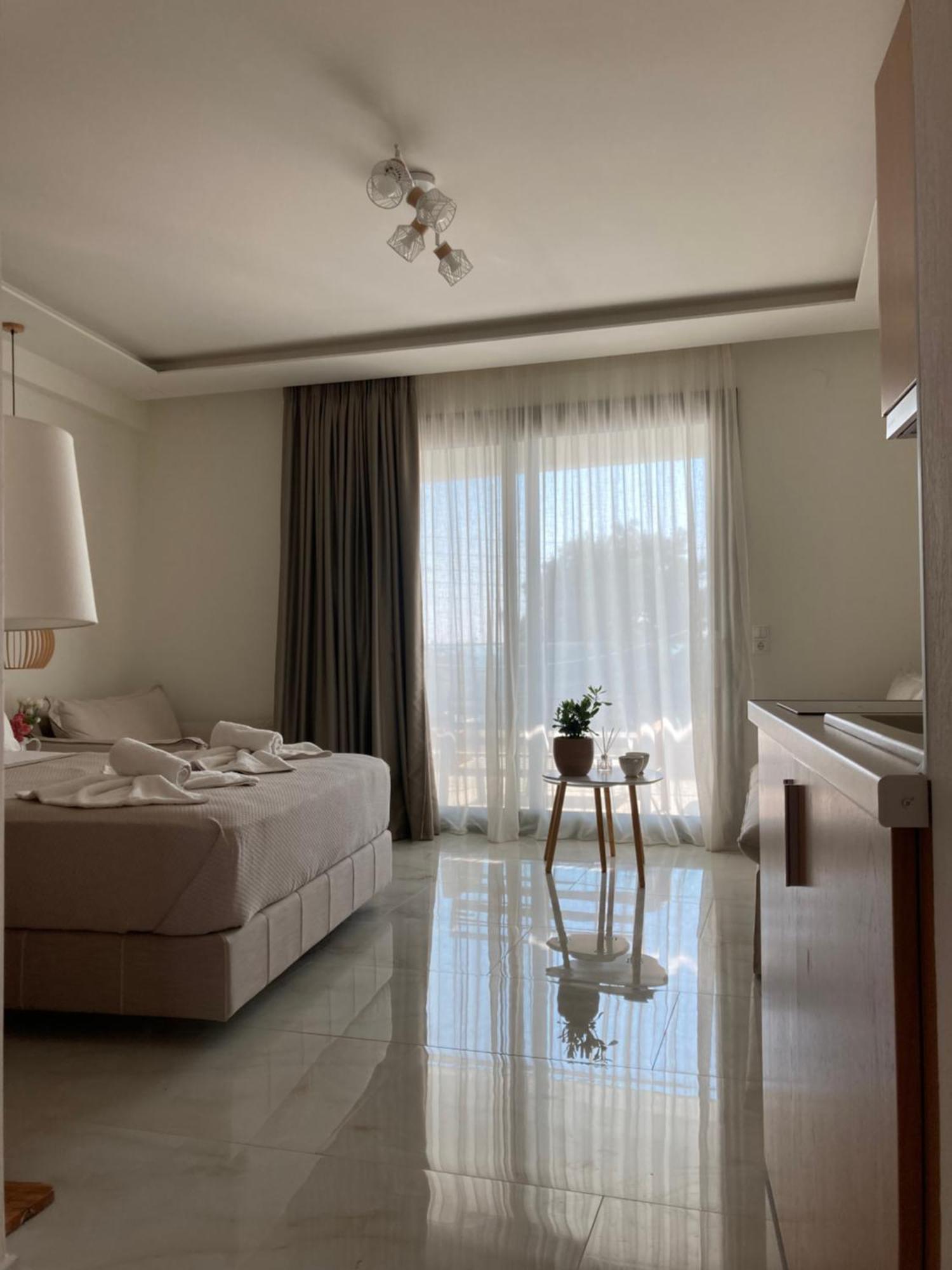Wide Blue Luxury Boutique Suites Neos Marmaras Bagian luar foto